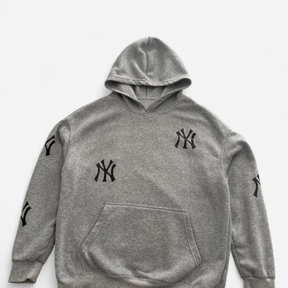 NY Yankees All Over Logo Gray Pullover Hoodie Mens Large Streetwear Fleece